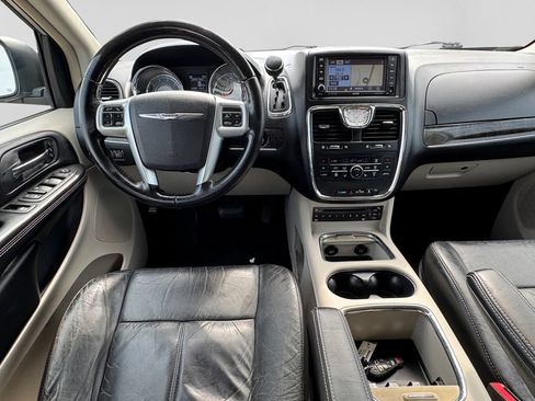 Used 2012 Chrysler Town & Country Limited FWD image 24