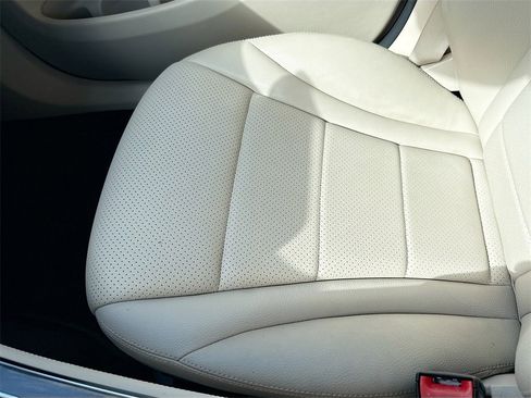 Used 2021 Mercedes-Benz GLC 300 w/ Multimedia Package image 22