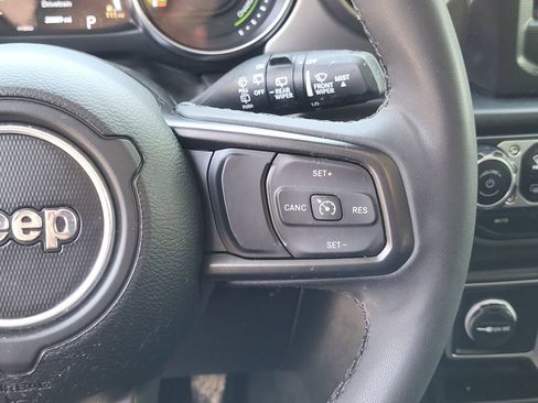 Used 2023 Jeep Wrangler Unlimited w/ Cold Weather Group AWD/4WD image 18