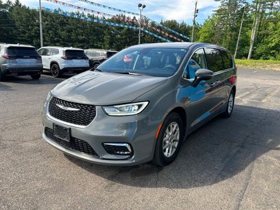 Used 2023 Chrysler Pacifica Touring-L