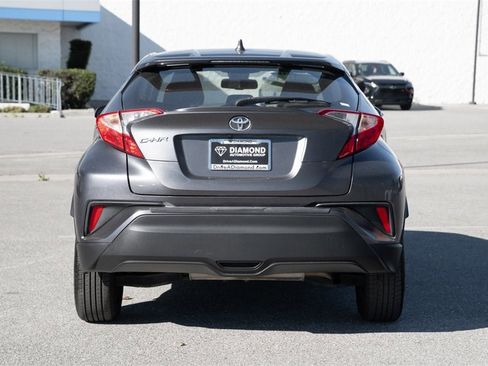 Used 2019 Toyota C-HR LE image 5