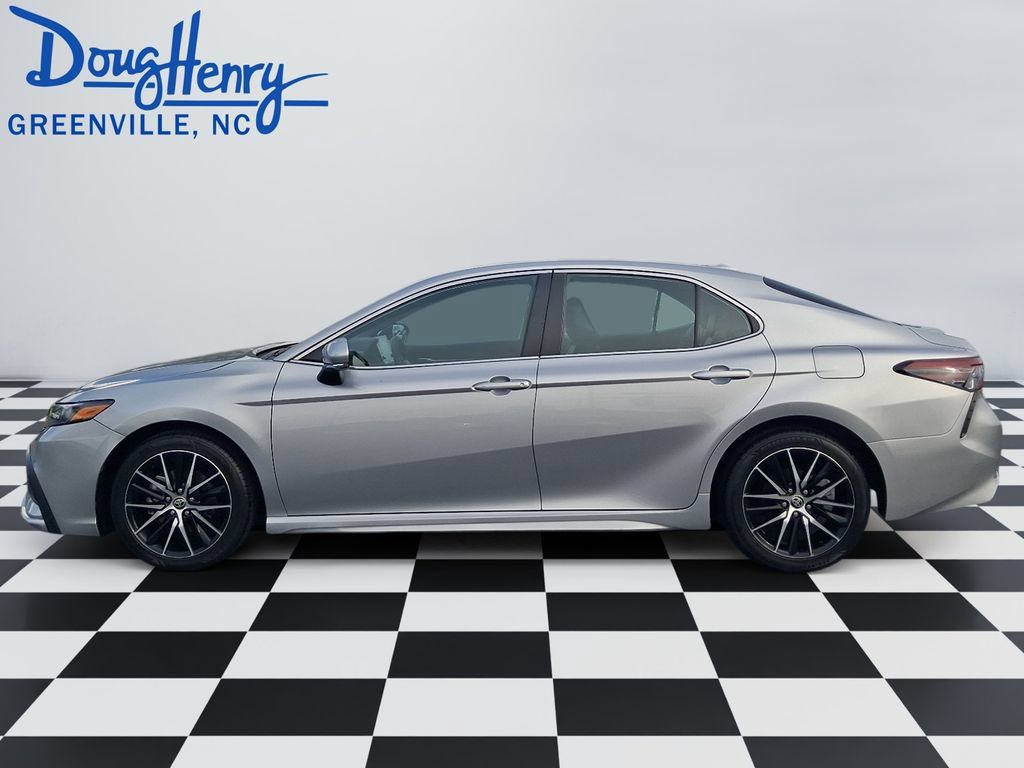 Used 2023 Toyota Camry SE w/ Convenience Package FWD image 2
