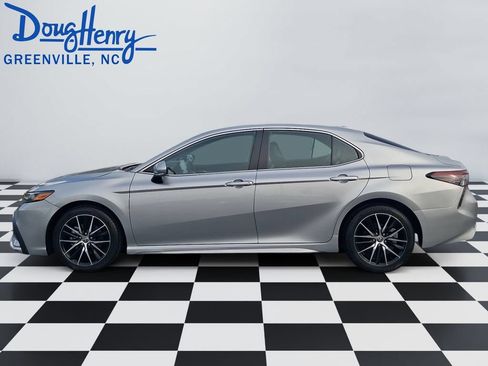 Used 2023 Toyota Camry SE w/ Convenience Package FWD image 2