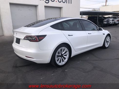 Used 2021 Tesla Model 3 Standard Range Plus image 8