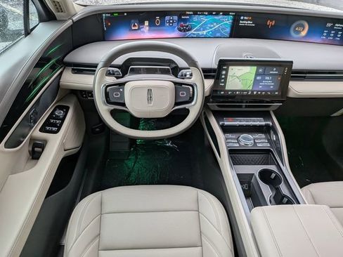 New 2025 Lincoln Nautilus Premier w/ Jet Appearance Package image 14