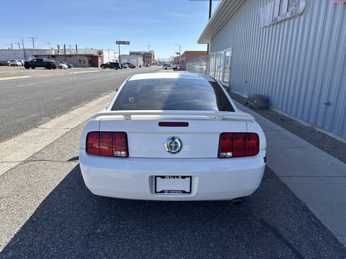 Used 2006 Ford Mustang Coupe image 9
