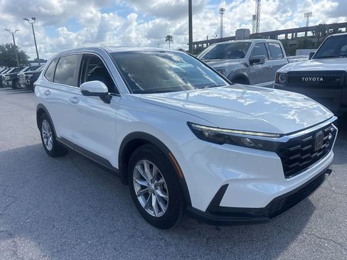 Used 2025 Honda CR-V EX image 3