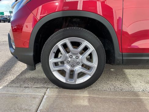 Used 2025 Honda Passport EX-L image 16