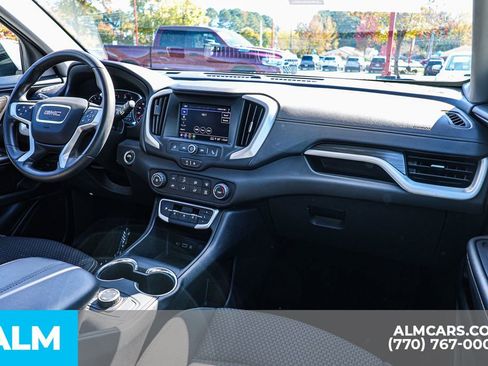 Used 2024 GMC Terrain SLE image 31