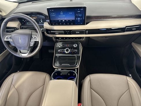 Used 2022 Lincoln Nautilus Reserve w/ Equipment Group 201A image 17