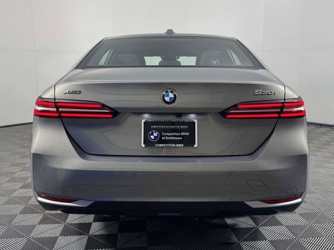 Used 2026 BMW 530i xDrive AWD/4WD image 9