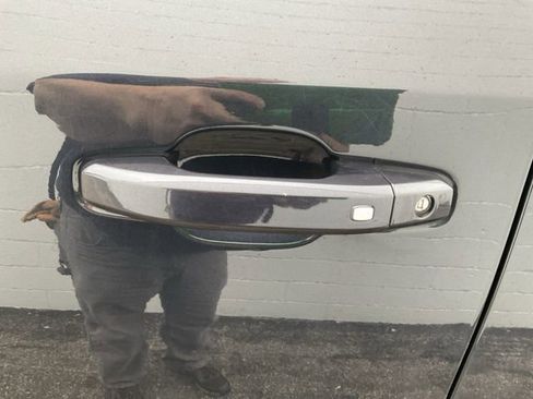 Used 2023 Chevrolet Silverado 1500 LT image 26