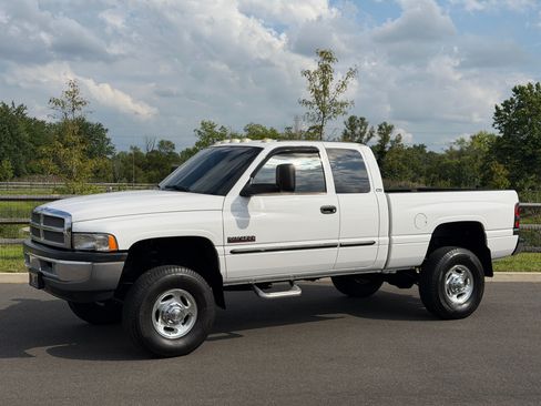 Used 2002 Dodge Ram 2500 Truck 4x4 Quad Cab image 2