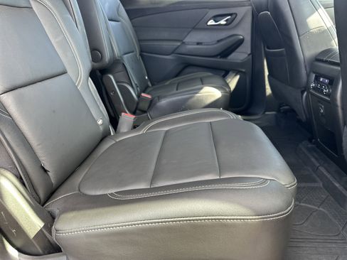 Used 2022 Chevrolet Traverse LT w/ LPO, Floor Liner Package image 16