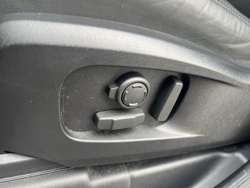 Used 2024 Land Rover Defender 110 V8 image 25