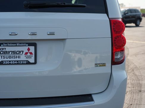 Used 2018 Dodge Grand Caravan SE w/ UConnect Hands-Free Group FWD image 10