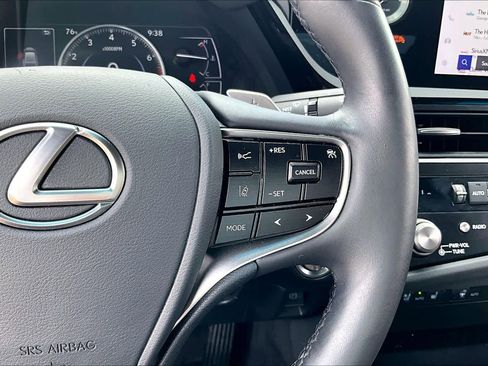 Used 2024 Lexus ES 350 w/ Premium Package image 22