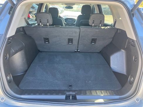 Used 2018 GMC Terrain SLE w/ Driver Convenience Package image 11