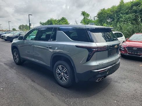 Used 2024 Chevrolet Traverse LS FWD image 6