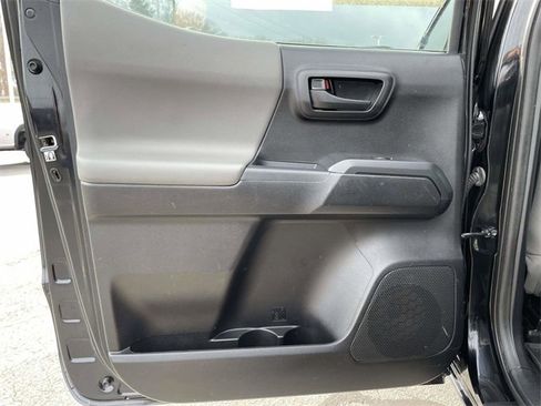 Used 2018 Toyota Tacoma SR image 16
