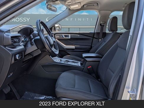 Used 2023 Ford Explorer XLT image 15