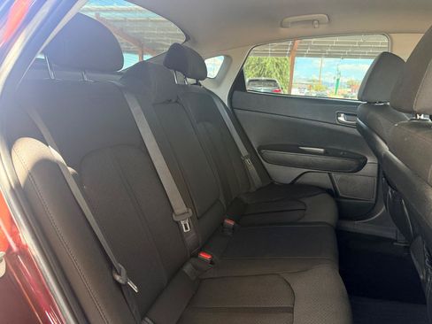 Used 2018 Kia Optima LX FWD image 13