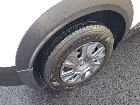 Used 2025 Nissan Kicks S image 14