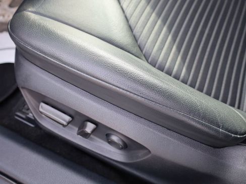 Used 2022 Toyota Camry SE image 14