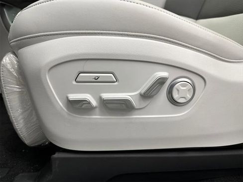 New 2026 Hyundai Ioniq 9 Limited image 10