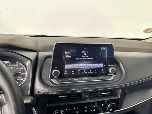 Used 2023 Nissan Rogue S FWD image 6