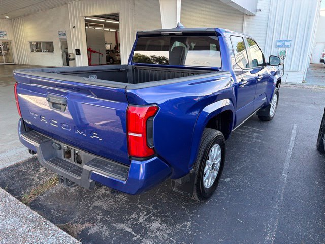 Used 2025 Toyota Tacoma SR5 AWD/4WD image 3