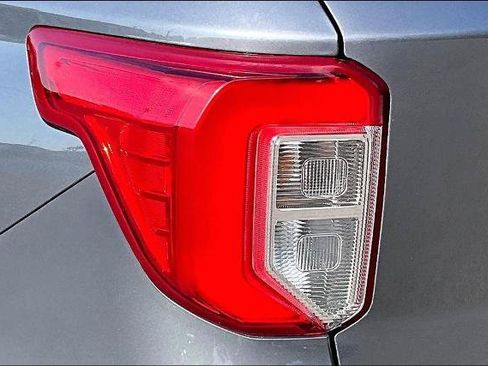 Certified 2022 Ford Explorer 4WD image 31