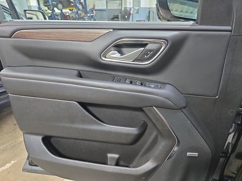Used 2022 Chevrolet Tahoe High Country AWD/4WD image 32