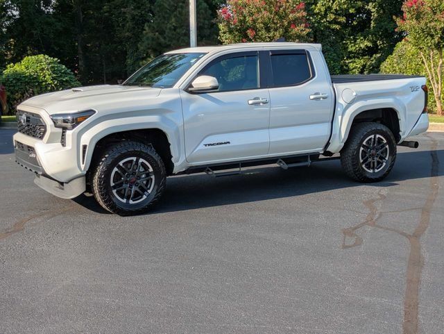 Used 2024 Toyota Tacoma TRD Sport w/ TRD Sport Upgrade Package RWD image 8