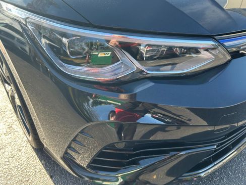 Used 2023 Volkswagen Golf R image 7