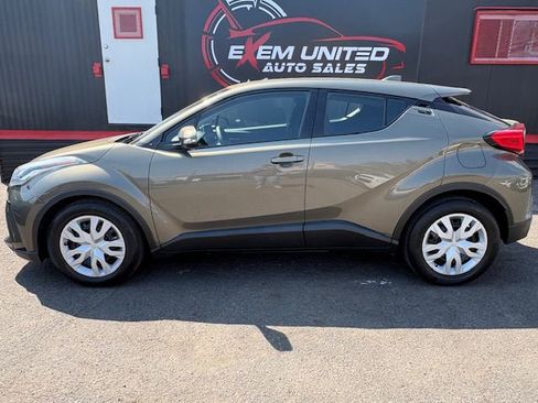 Used 2021 Toyota C-HR LE FWD image 3