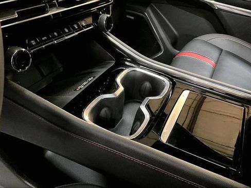 Used 2024 Chevrolet Traverse RS w/ LPO, Floor Liner Package image 18