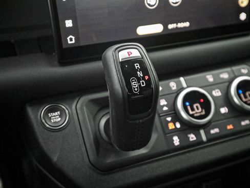 Used 2023 Land Rover Defender 90 X image 23