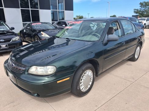 Used 2002 Chevrolet Malibu V6 FWD image 1