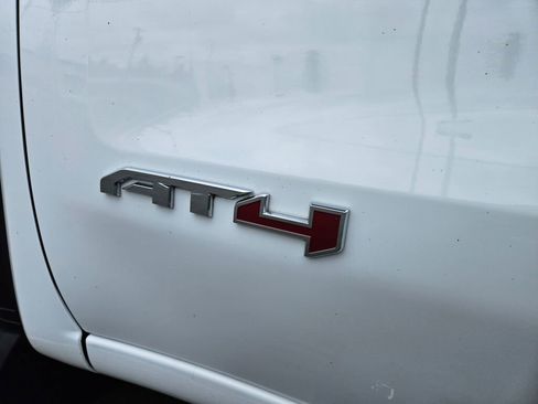 Used 2020 GMC Sierra 1500 AT4 w/ Technology Package AWD/4WD image 12