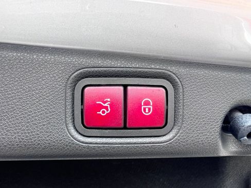 Used 2019 Mercedes-Benz E 300 image 23