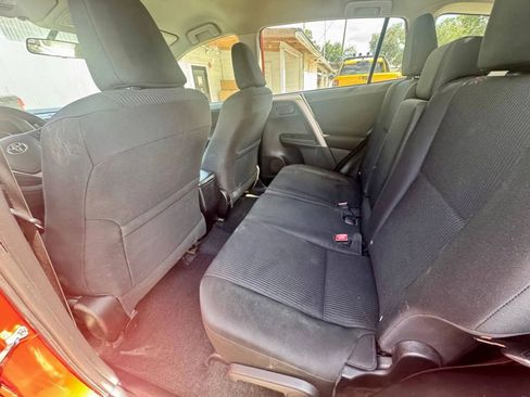 Used 2015 Toyota RAV4 LE FWD image 17
