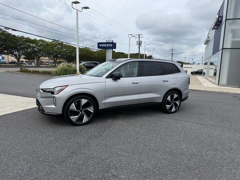 Used 2025 Volvo EX90 Ultra AWD/4WD image 2