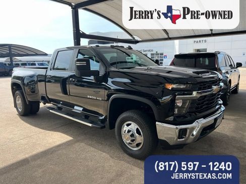 Used 2024 Chevrolet Silverado 3500 LT w/ Convenience Package AWD/4WD image 2