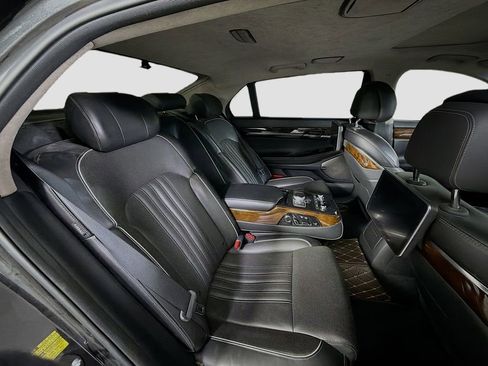 Used 2018 Genesis G90 5.0 Ultimate RWD image 30
