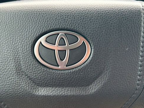 Used 2025 Toyota Tacoma SR5 w/ SR5 Upgrade Package image 38