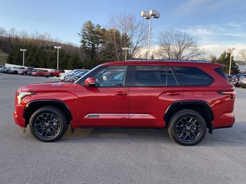 Used 2025 Toyota Sequoia Platinum image 2