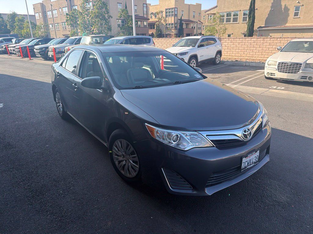 Used 2014 Toyota Camry LE FWD image 7