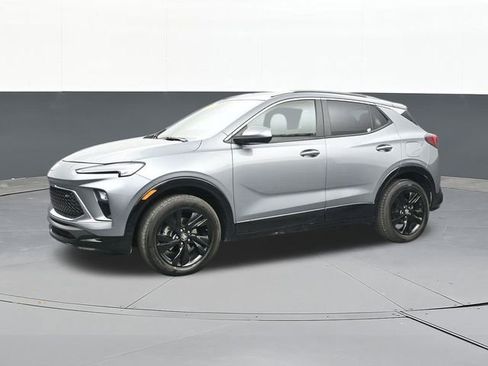 Used 2024 Buick Encore GX Sport Touring image 6