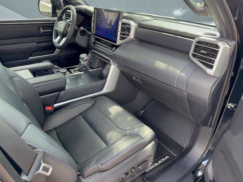 Used 2025 Toyota Sequoia Platinum AWD/4WD image 28